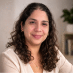 Um espaço onde mães são acolhidas e crianças são compreendidas.